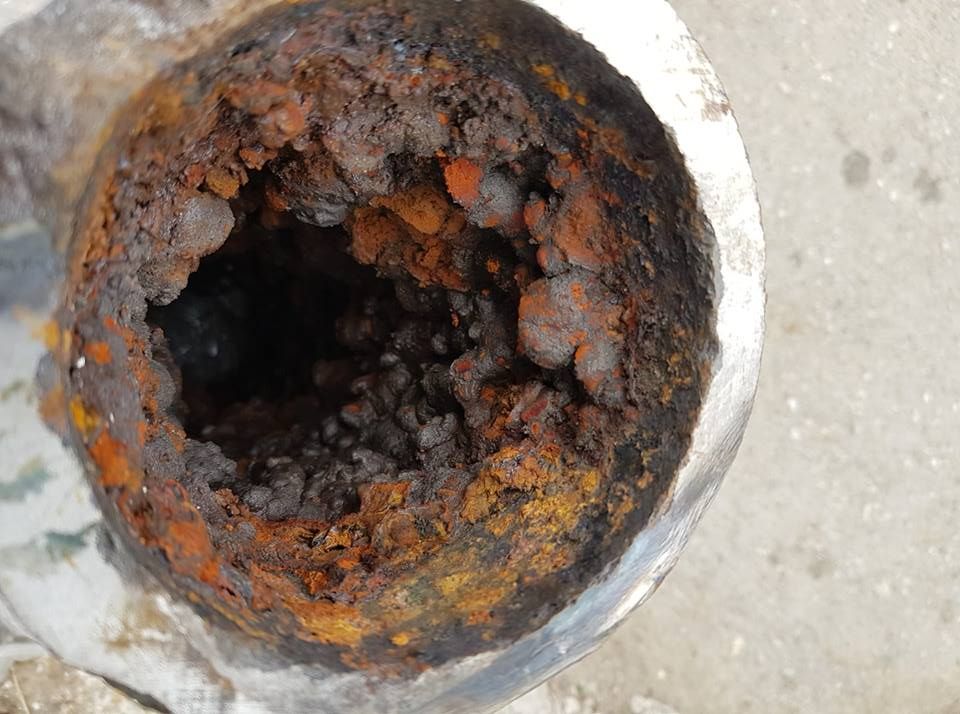 Instalații sanitare: riscuri, infiltrații și verificări — exemplu ilustrativ
